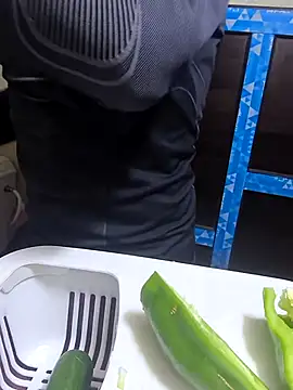 striptease nude Yazin19