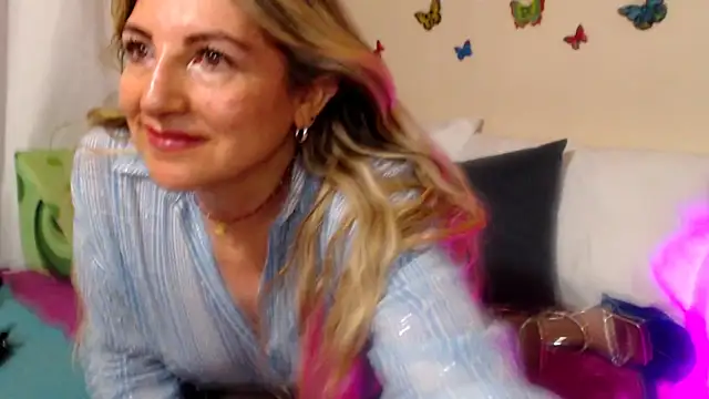 chat with online Jolie-Mature