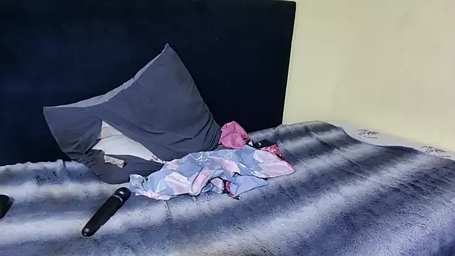 SweetTitties21 webcam