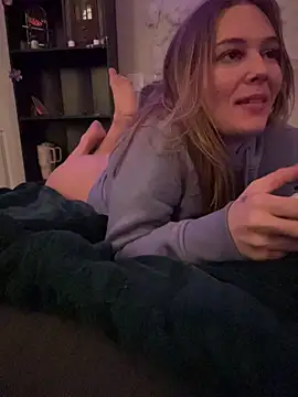 AllesandraLove webcam