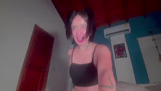 ariana-white- webcam