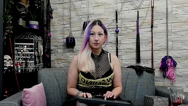 CruelMistress webcam