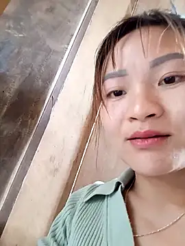 lee-thee (F young) - Hot