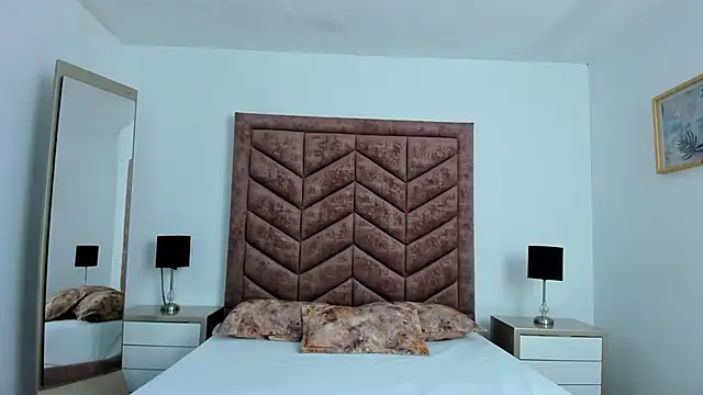 VanessaParis__ webcam