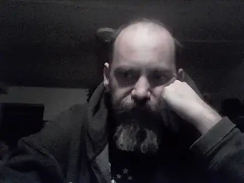 crazyheratic8 webcam