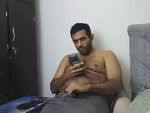 AlphaLatinoBear webcam