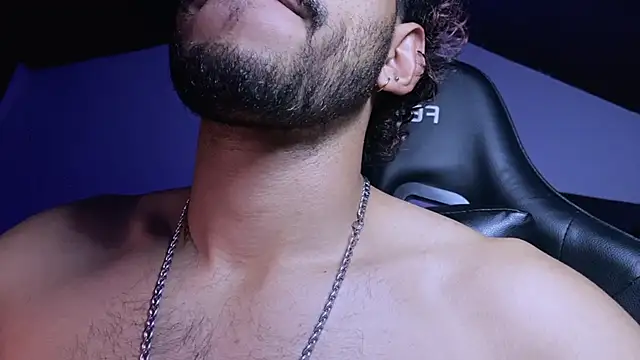 3v1l webcam stripchat model stream image