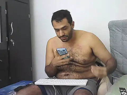 AlphaLatinoBear webcam