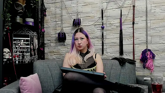 CruelMistress webcam