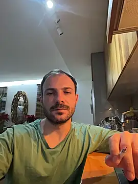 Adventurehotman webcam