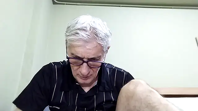 BIGUNCUTHARDCOCK webcam