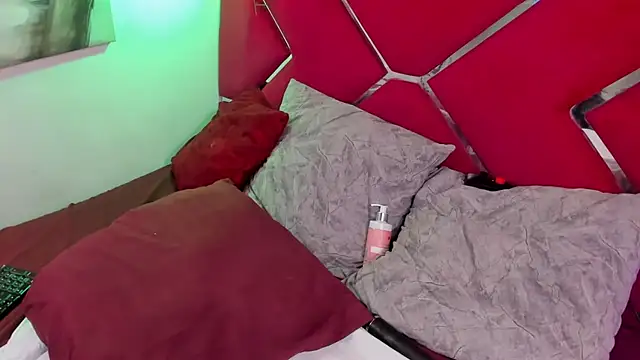 VeronicaOlson_ webcam