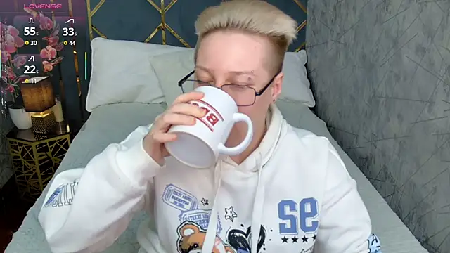 alexandragreen - AlexandraGreen's free webcam - UK Sex Cams