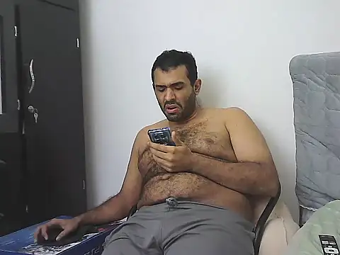 AlphaLatinoBear webcam