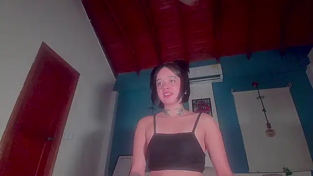 ariana-white- webcam