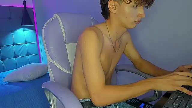 NicolasFerrer18 webcam