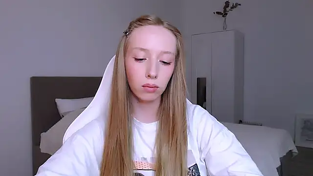 Luna_insniity webcam