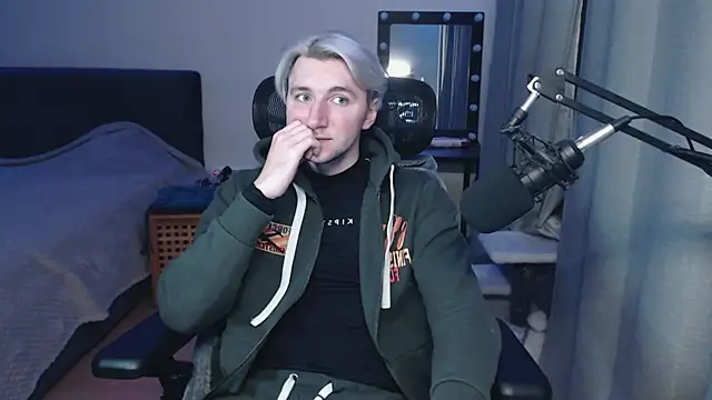 Elvin_Vaenight webcam