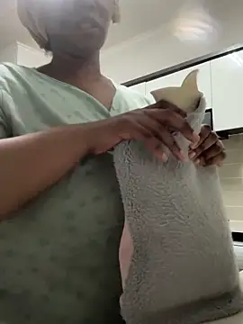 Bootyliciouse21X webcam