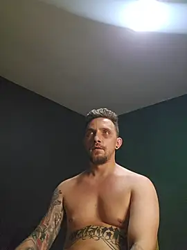 guesswhatbitch webcam