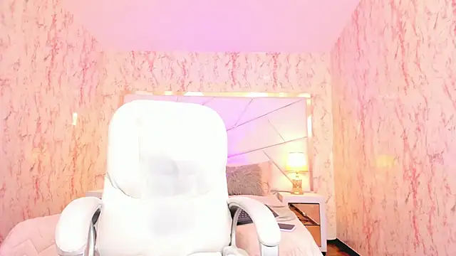 Emily_Whinfre webcam