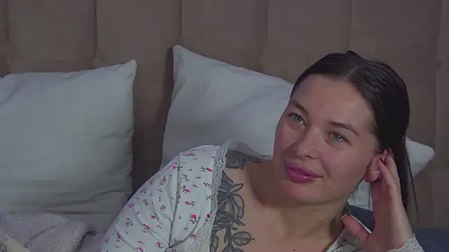 AlexandraBloom webcam