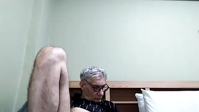 BIGUNCUTHARDCOCK webcam