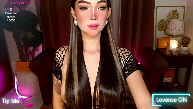 MouthWatering_Ayesha webcam