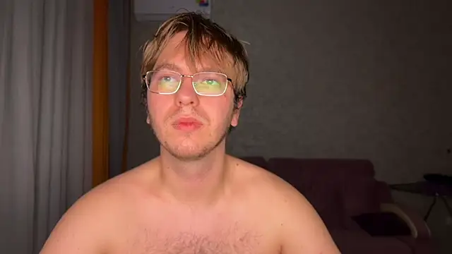 kiopiggy webcam stripchat model stream image