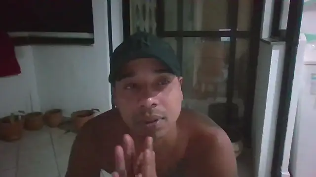 JUNINHOLEKEJR webcam