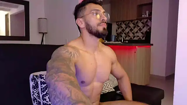 tony_muscle webcam