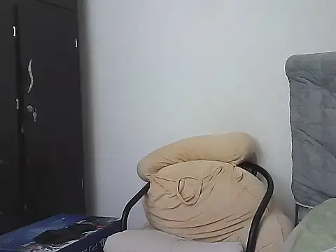 AlphaLatinoBear webcam