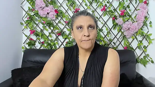 merlyna_goldens webcam