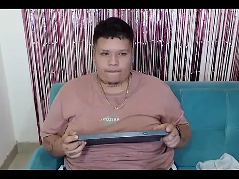 Yulian_bigclit7 webcam