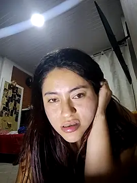 honeywhisper69 webcam