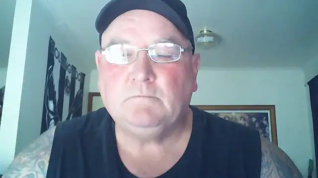 KINKYBLUEYES69 webcam