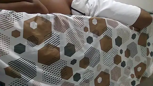 JUNINHOLEKEJR webcam