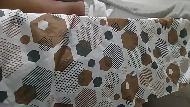 JUNINHOLEKEJR webcam