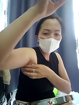 Baby-sexytits18 webcam