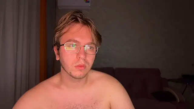 kiopiggy webcam stripchat model stream image