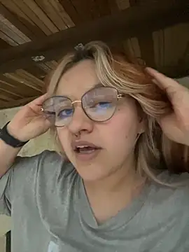 Sophia_Weest99 webcam