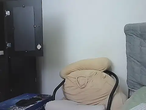 AlphaLatinoBear webcam