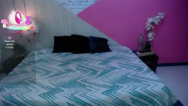 striptease web cam Miss Honey01