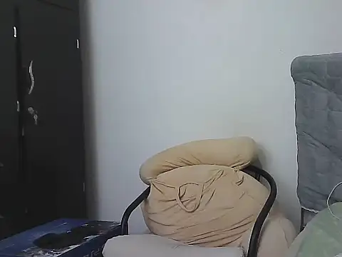 AlphaLatinoBear webcam