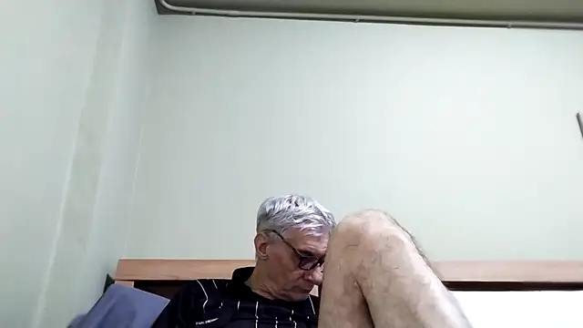 BIGUNCUTHARDCOCK webcam