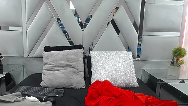 MonzerratBoyer webcam