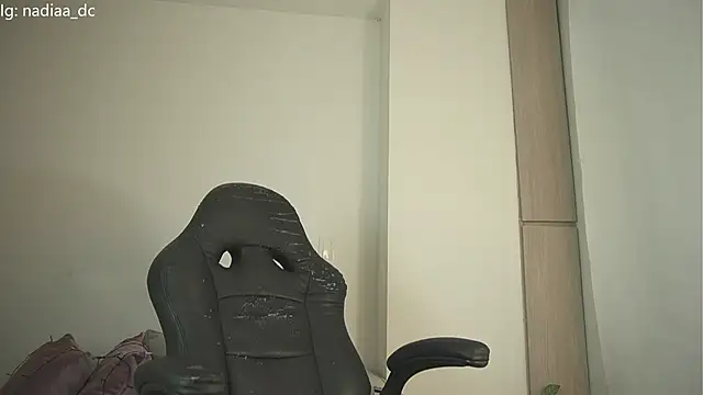 Nadiaa_ webcam