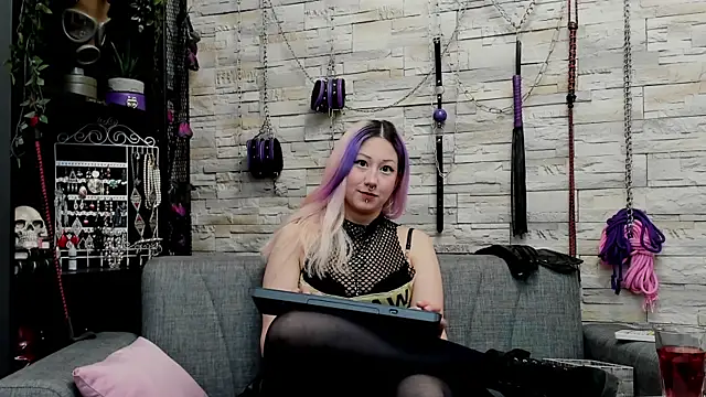 CruelMistress webcam