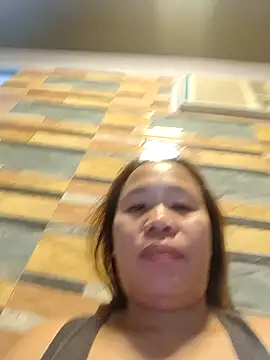 squirtshantal - Squirtshantal's free webcam - UK Sex Cams