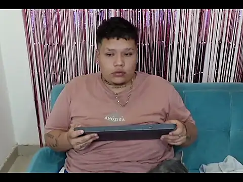 Yulian_bigclit7 webcam